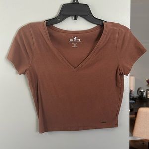 hollister brown baby tee